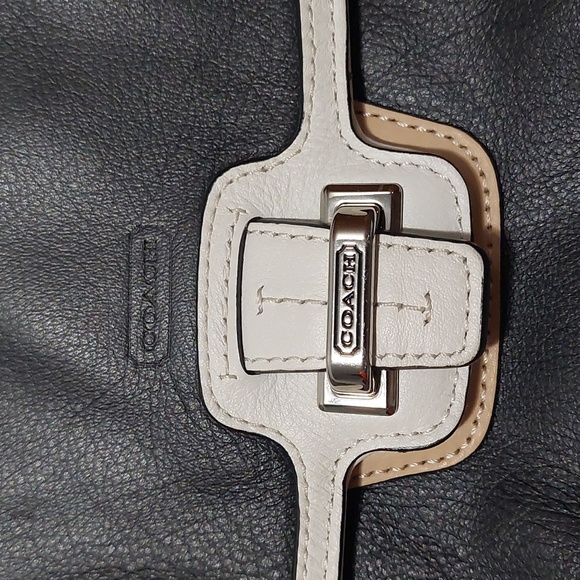Coach Wristlet Clutch Black White - Picture 2 of 9